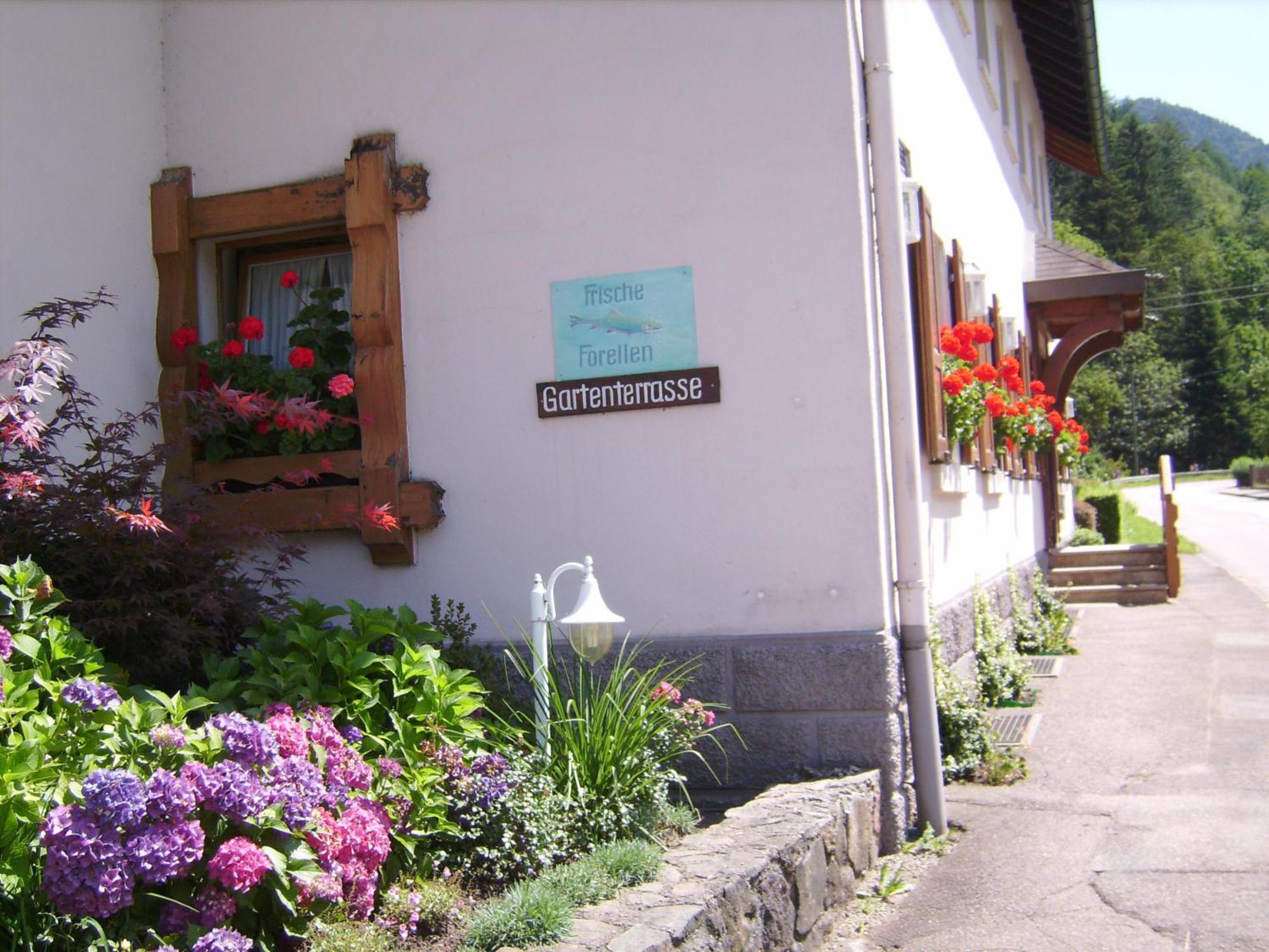 Gasthaus Zur Erle Simonswald Exterior foto